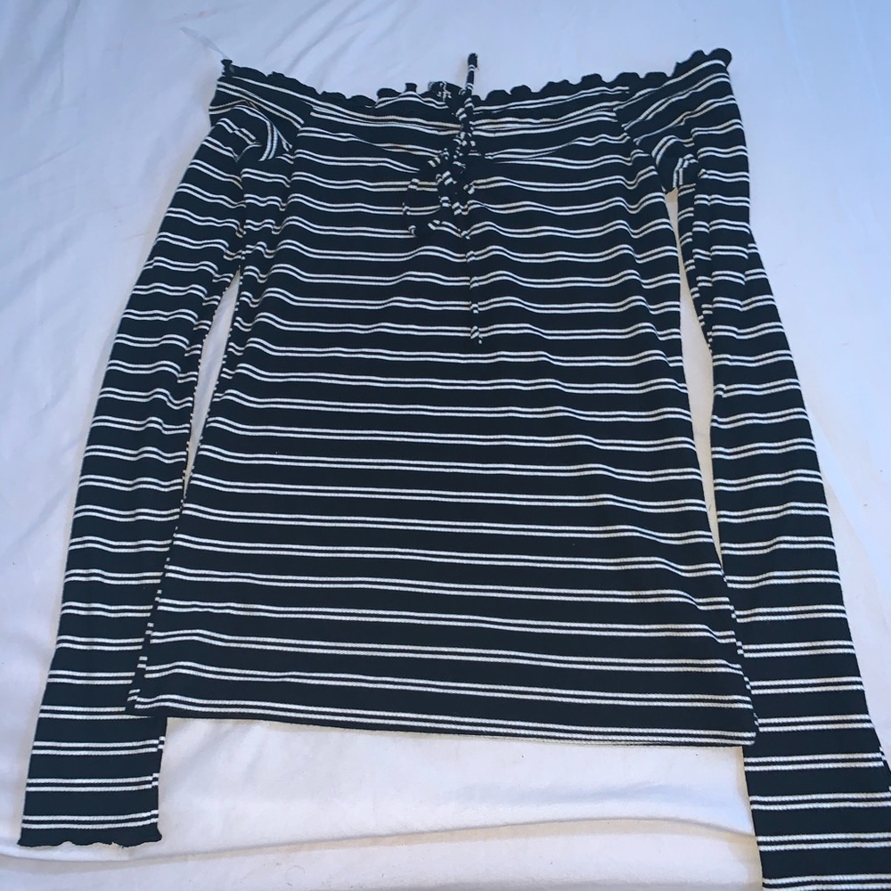 Very cute stripped stretchy shirt
